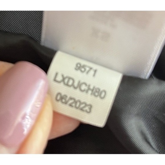 Aeropostale Cropped Puffer Jacket Womens XS Black Hooded Y2K Style Winter Coat - Picture 6 of 12